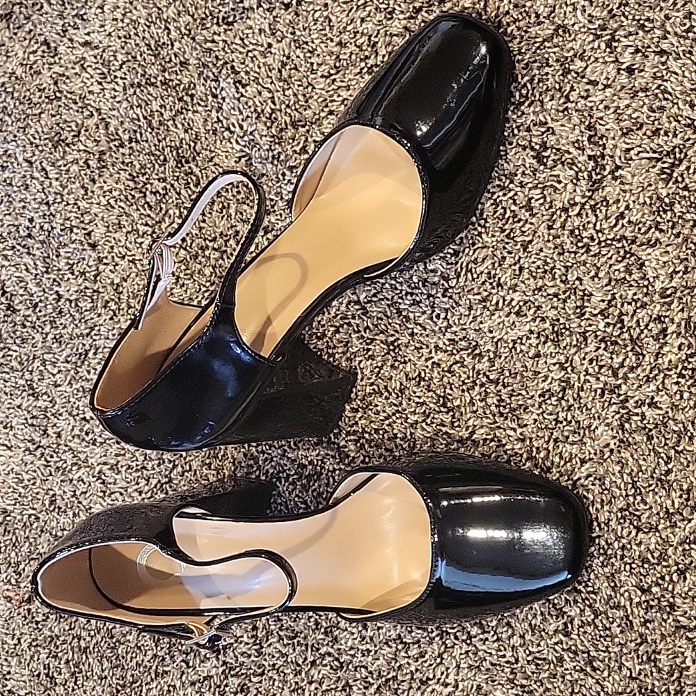Journee Colection black shoes